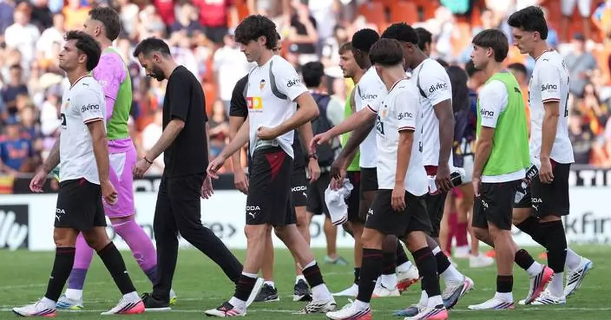 Valencia fans call players 'mercenaries' after demoralizing home loss to Barcelona