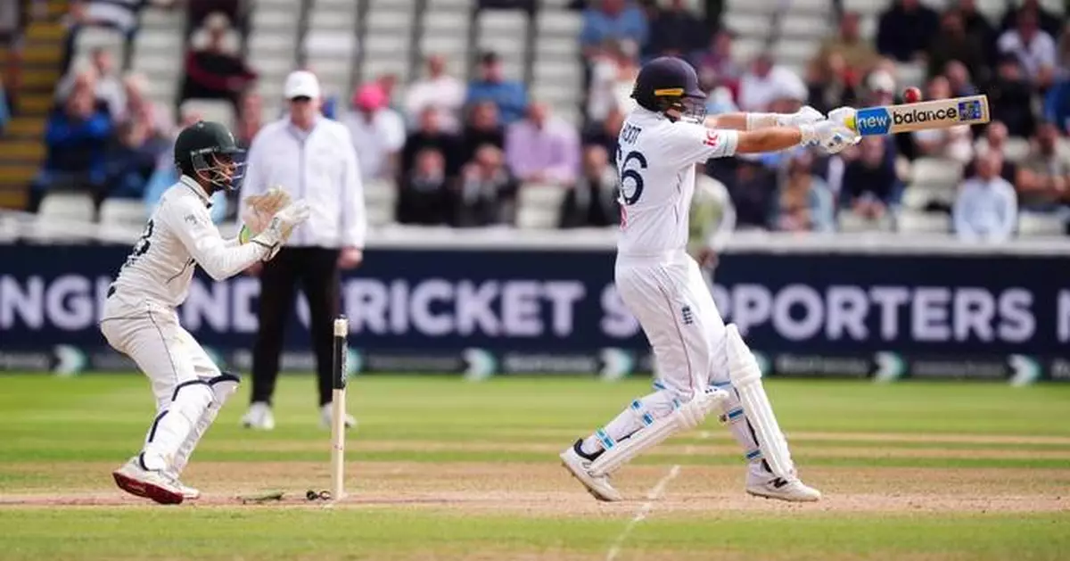 England overcomes early scare to win 3rd cricket test against Pakistan and sweep series