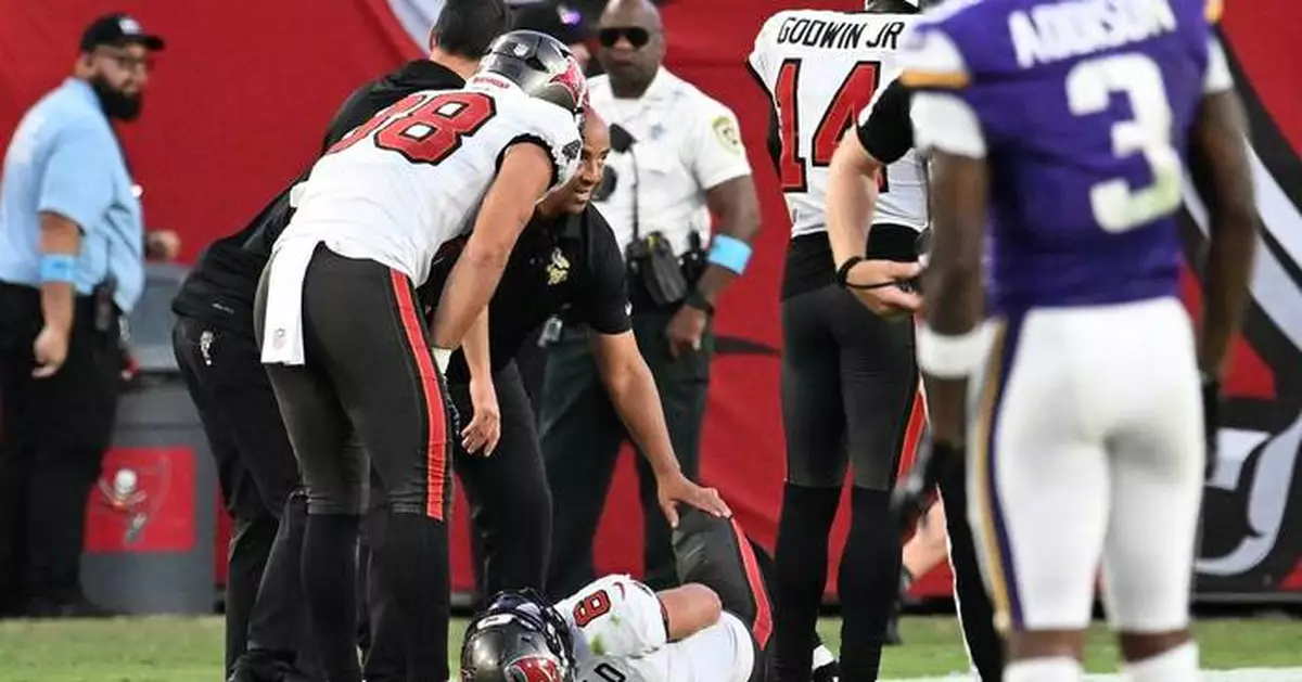 Baker Mayfield is expected to miss at least 3 weeks after dislocating his right thumb, Bucs say