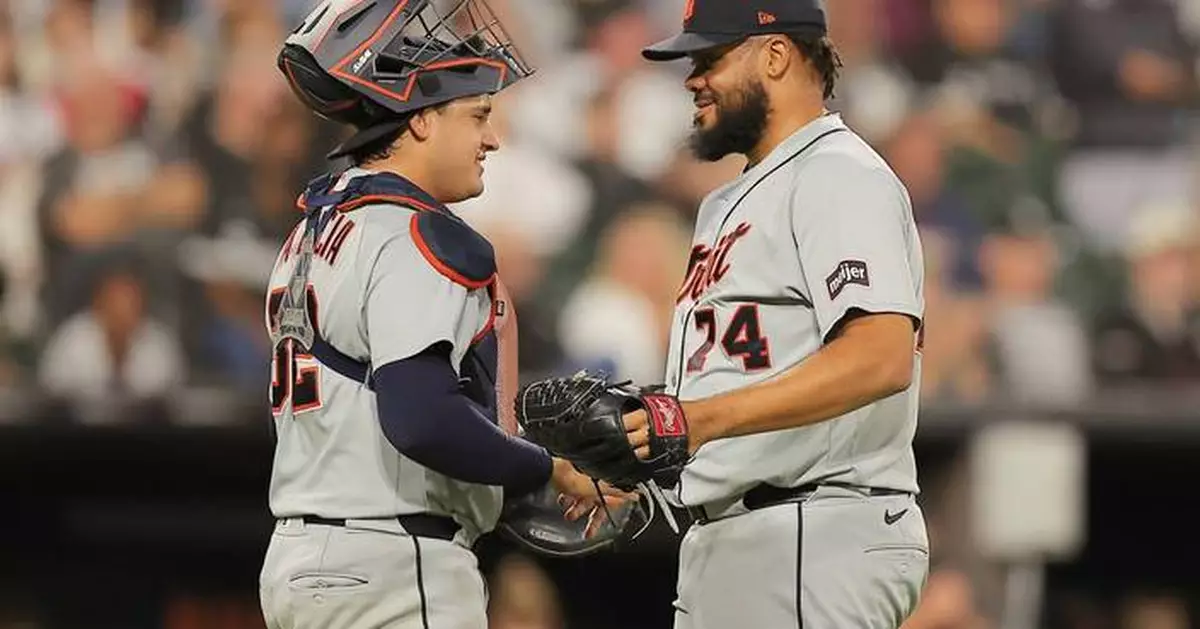 White Sox blow 6-run lead and fall out of 1st place in AL Central with 11-8 loss to Tigers