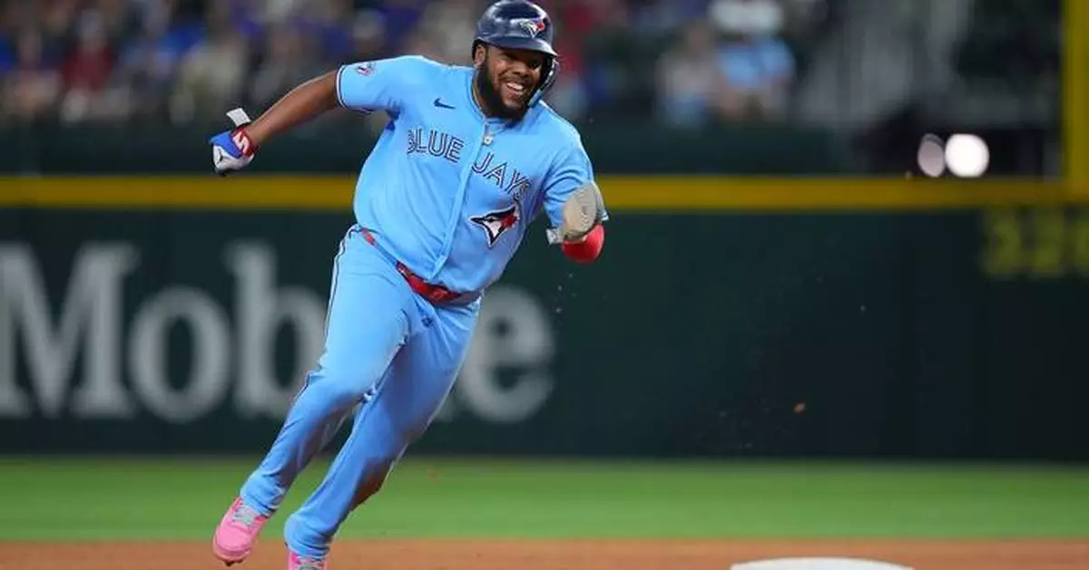 Blue Jays 1B Vladimir Guerrero Jr. exits early at Texas with left lower back tightness