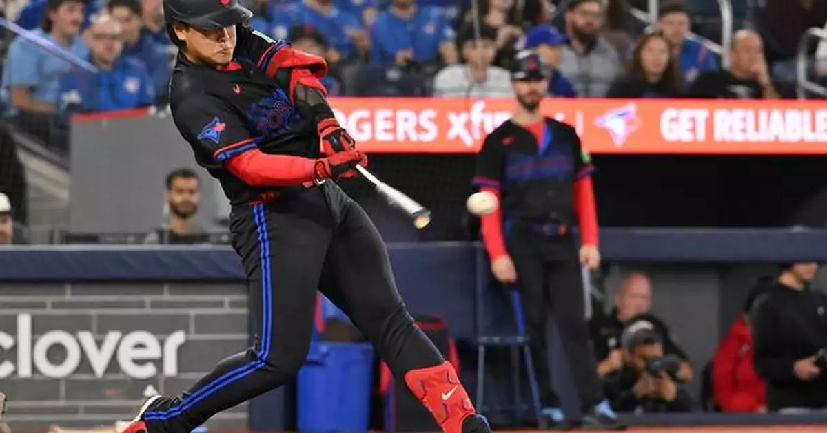 Lukes has go-ahead hit in four-run seventh, Okamoto drives in three as Blue Jays beat Reds 6-5