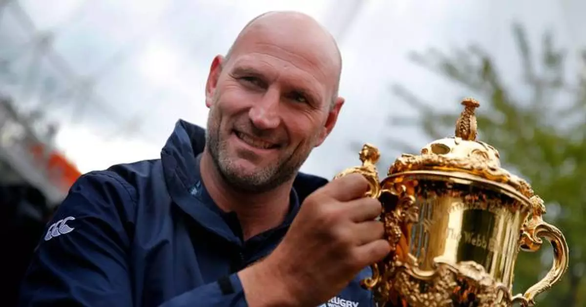 England rugby great Dallaglio to auction off his World Cup winner's medal