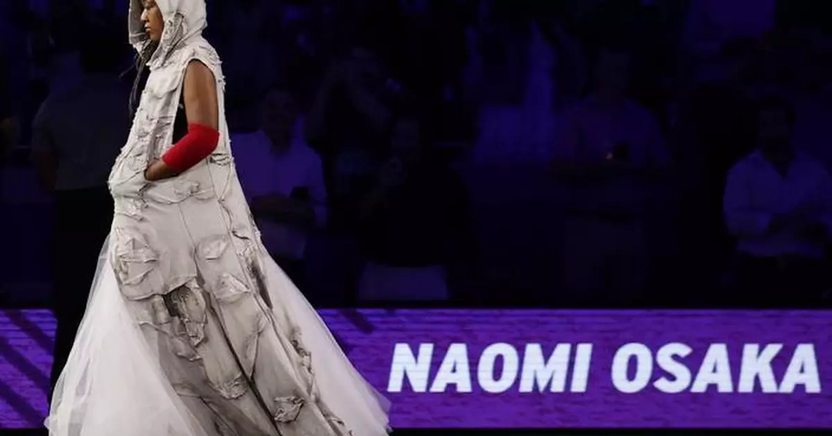 Naomi Osaka's US Open look channels Allen Iverson with gray hoodie and hair in cornrows