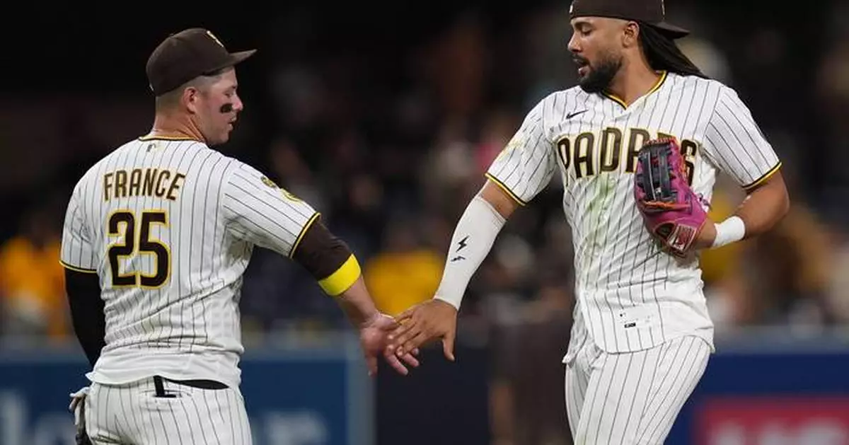 Machado and Campusano rally Padres past skidding Nationals 5-4 to keep pace in NL wild-card chase