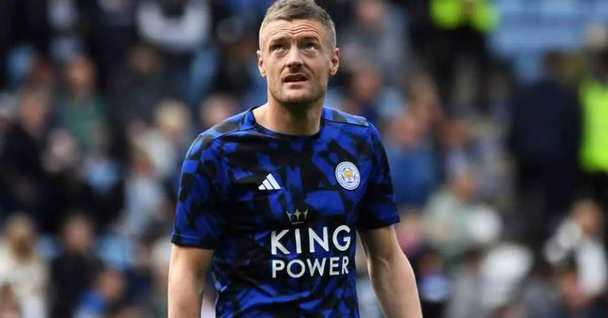 Veteran striker Jamie Vardy joins Burnley
