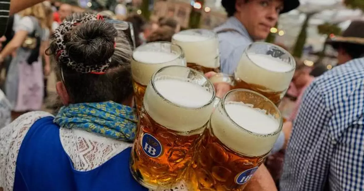 Photos of the Bavarian tradition of Oktoberfest in Munich