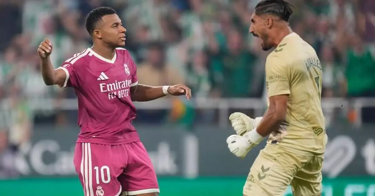 Kylian Mbappé has late penalty saved in Real Madrid loss at Betis