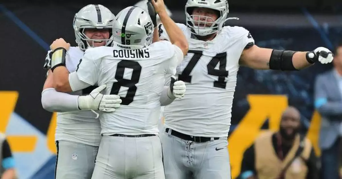 Kirk Cousins connects with Cody White for 2 TDs and Raiders beat Chargers 26-14