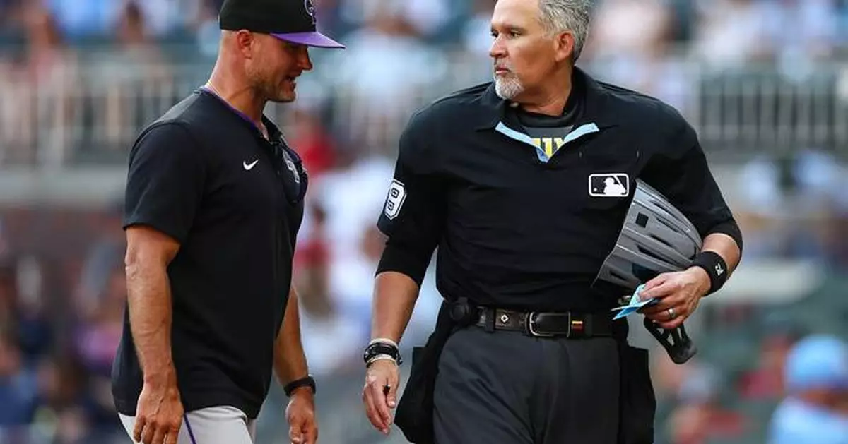 Home plate umpire leaves Padres-Reds game with heat exhaustion after 4th inning