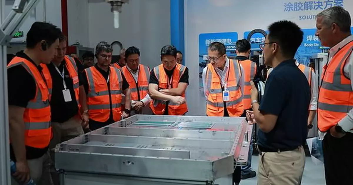 KUKA Global Executives Visit Centron for Technical Exchange on Intelligent Assembly Manufacturing