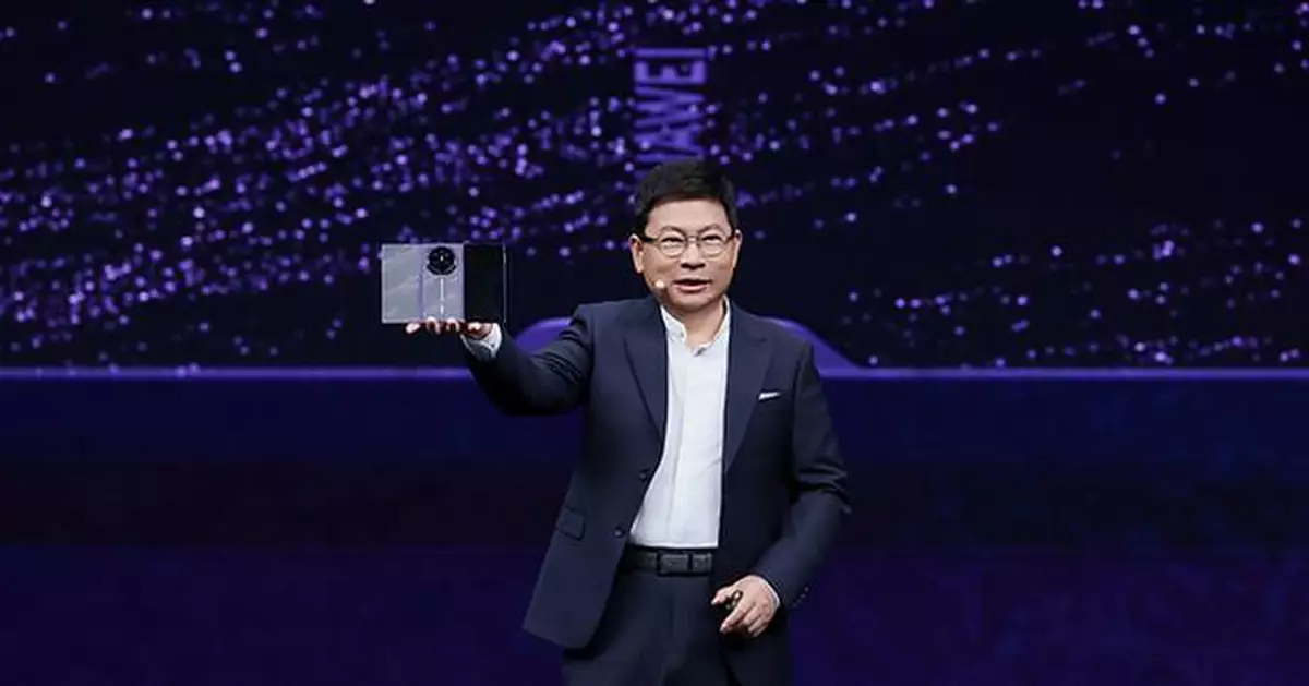 Extraordinary in Hand, Effortless in Control HUAWEI Mate XT 2 | ULTIMATE DESIGN Debuts as the First Smartphone to Feature LogicFolding Tau (τ) Chip and Reach Mass Commercialization