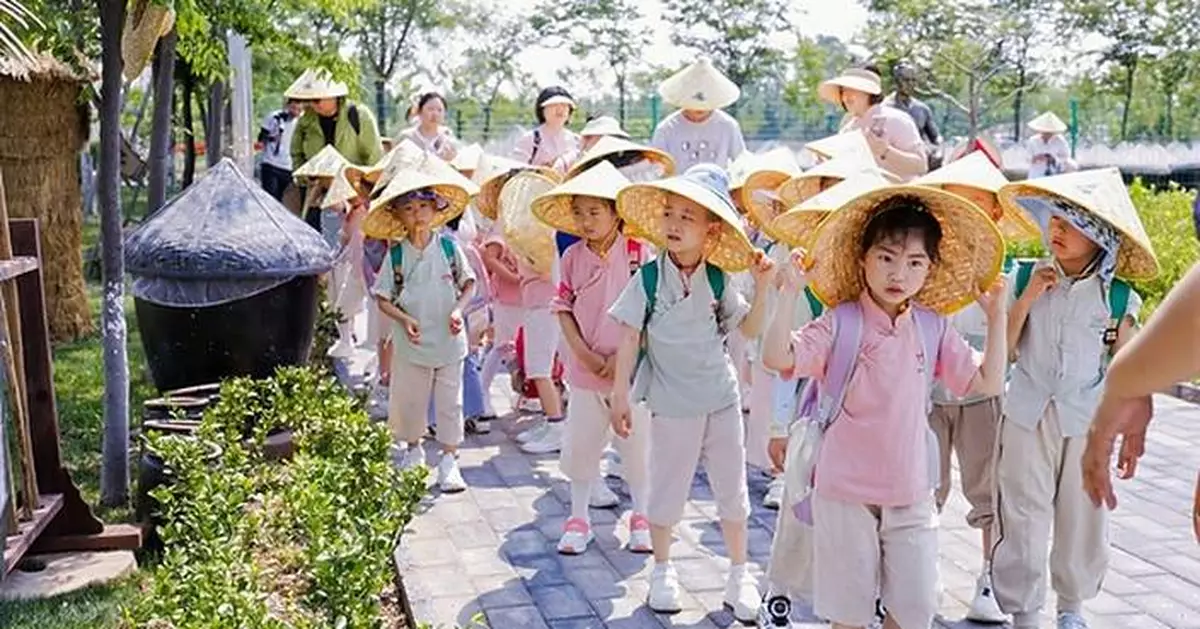Xinhua Silk Road: Factory tours become new trend for cultural tourism in Jiaozhou, Shandong Province