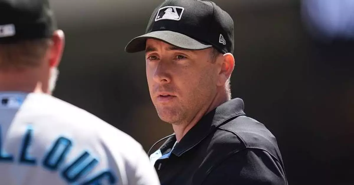 Umpires Tom Hanahan and Ryan Wills to make postseason debuts in the Division Series