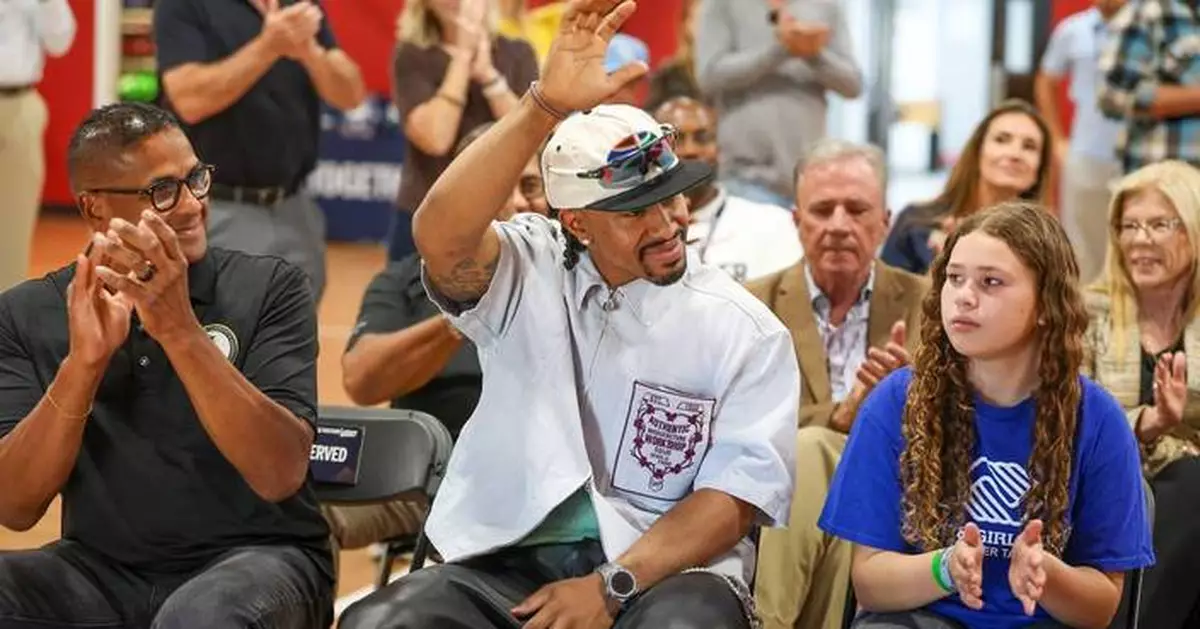 Mets' Francisco Lindor wins Roberto Clemente Award for humanitarian work