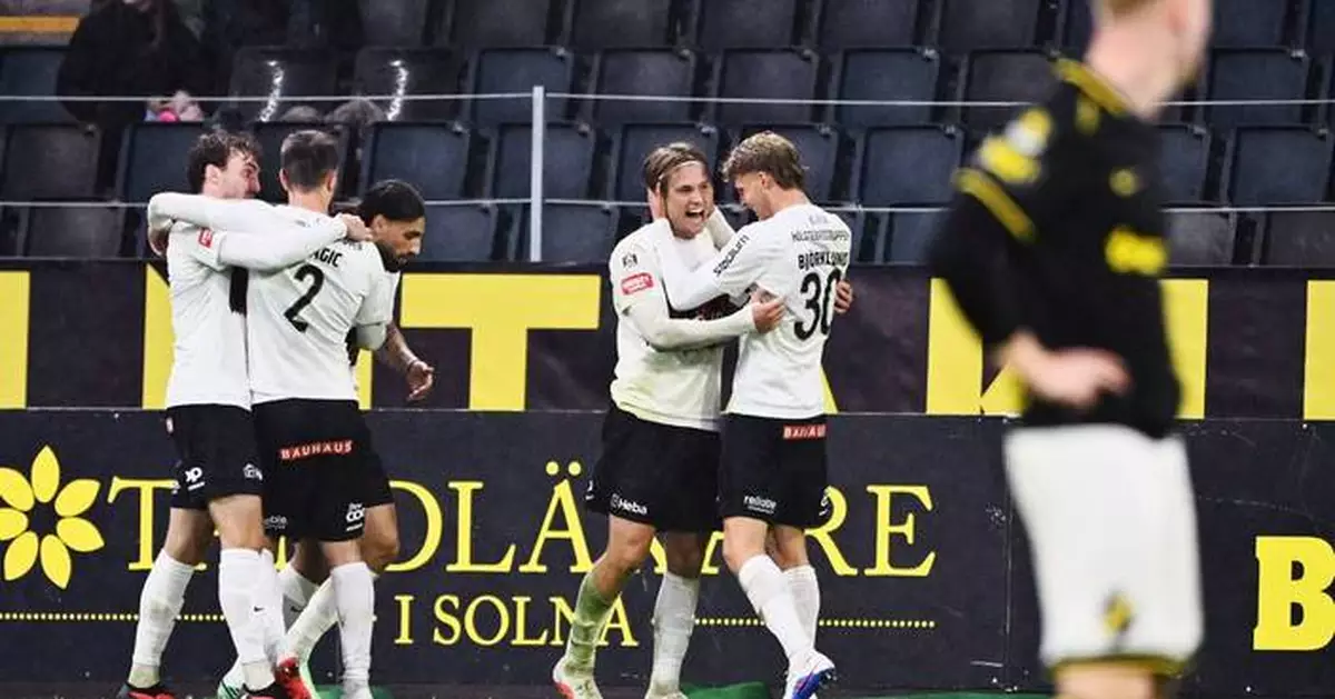 Wild 11-goal second half in Swedish soccer league game that was scoreless at halftime