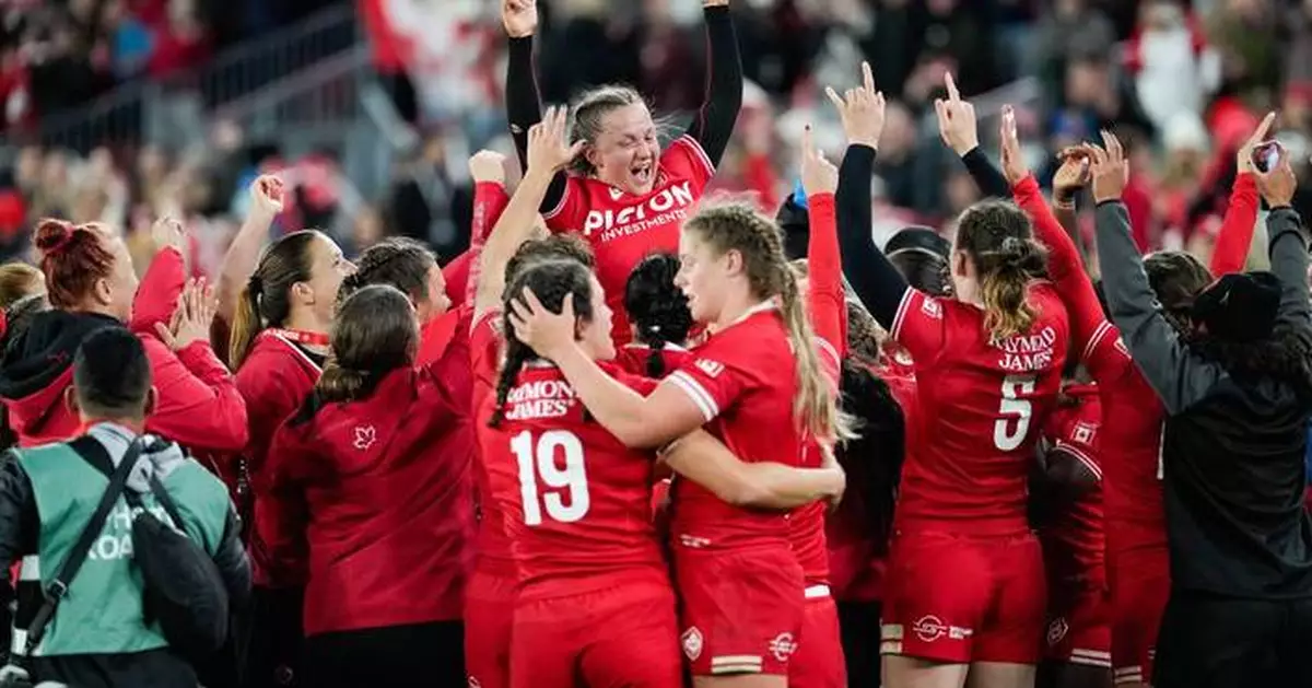 It's over: Canada ends England's unbeaten streak in women's rugby with a 24-21 win