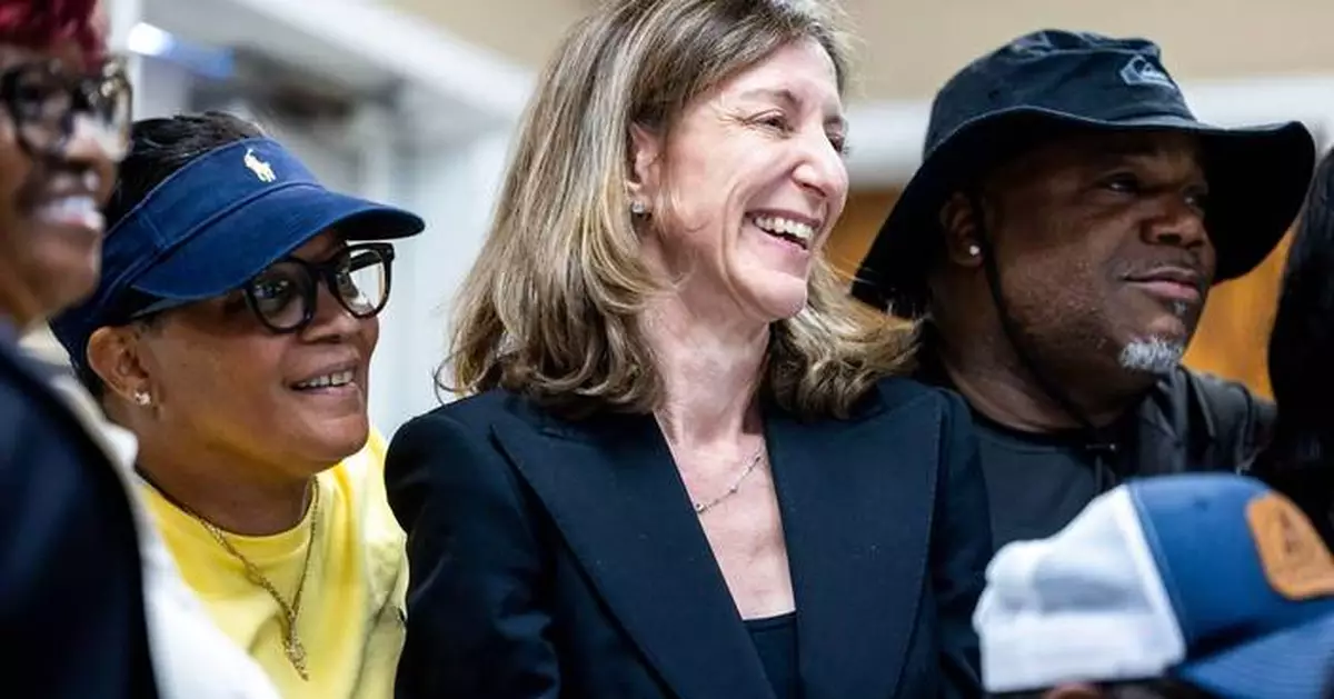 With anger spreading over Iran war, Democrats hope to flip Republican seats with veterans' help