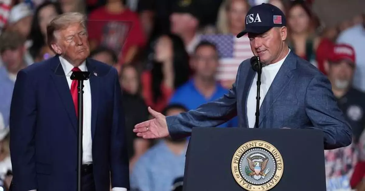 Trump says he'll award fireballer Roger Clemens the Presidential Medal of Freedom