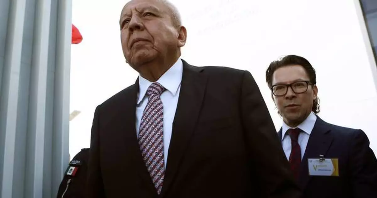 Mexican judge closes the case against immigration chief Francisco Garduño over 2023 Juarez fire