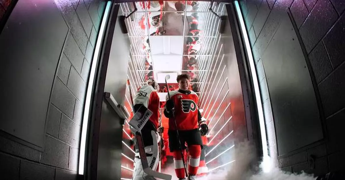 Cole Knuble, son of Mike Knuble, makes his NHL debut with the Flyers he grew up rooting for