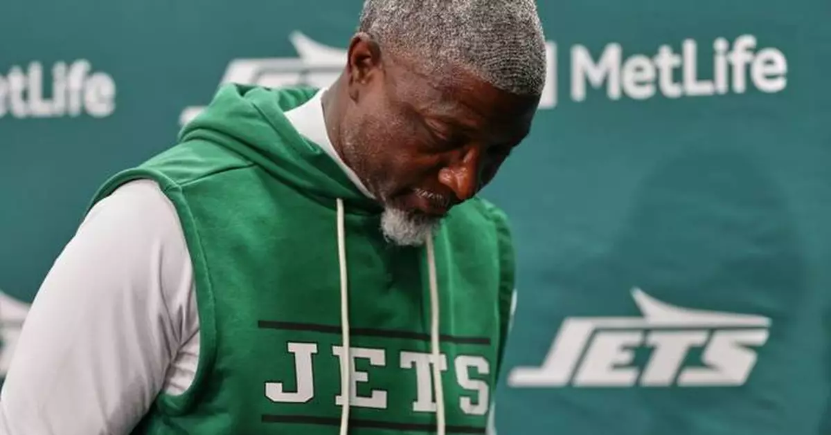 Clock management issues and 2-minute troubles are giving Aaron Glenn and the Jets a tough time