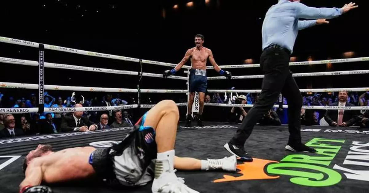 Fundora stops Hadribeaj in final second, keeps undisputed title hopes alive