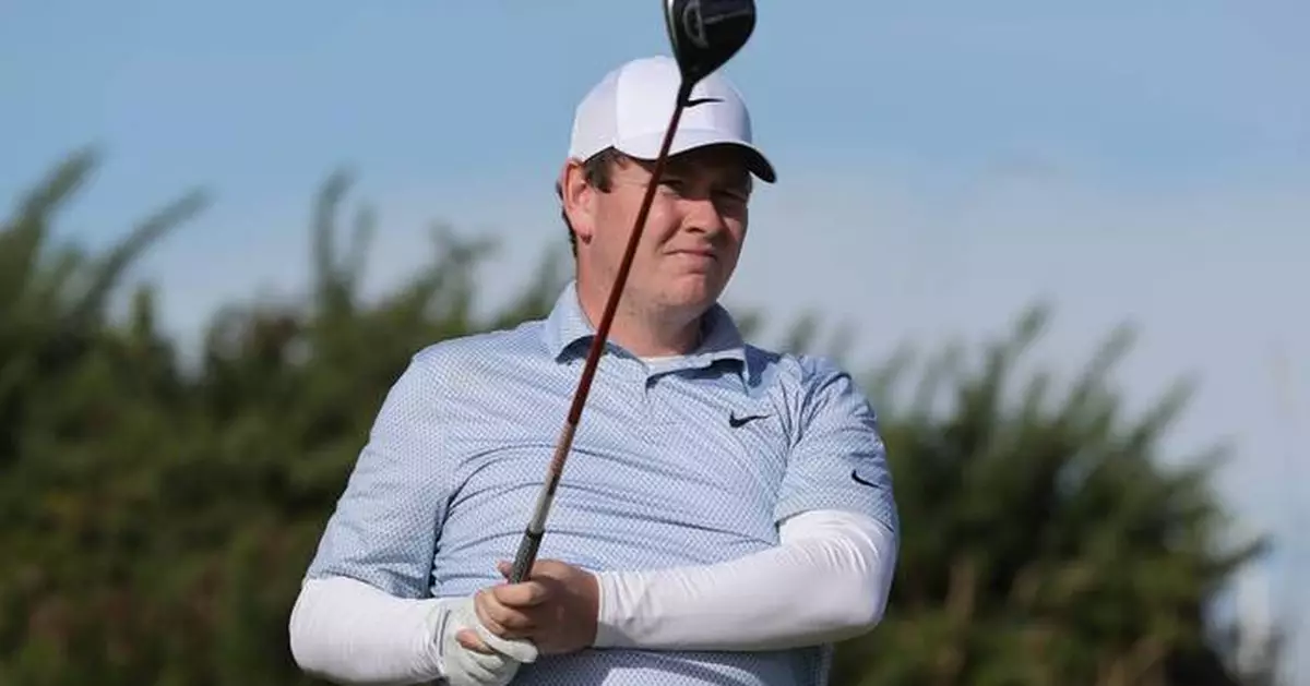 Casey Jarvis makes late birdie to take the lead at Dunhill Links Championship