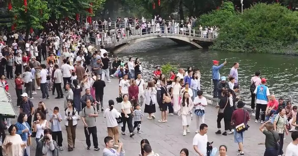China’s tourism sector thrives during National Day holiday