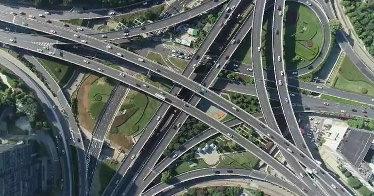 China's "super buyer" drive creates broad opportunities for global trade