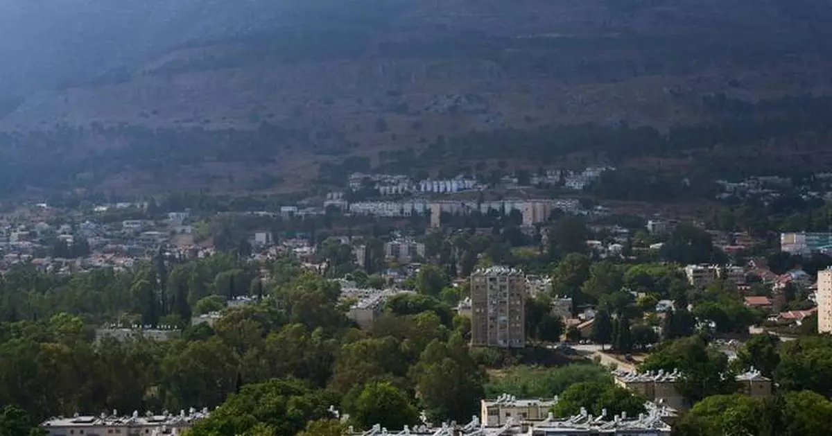 In Netanyahu stronghold, signs of fraying loyalty emerge before election