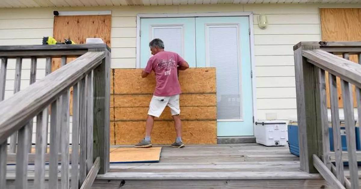 Isaias strengthens into a dangerous Category 3 hurricane on track toward the US Gulf Coast