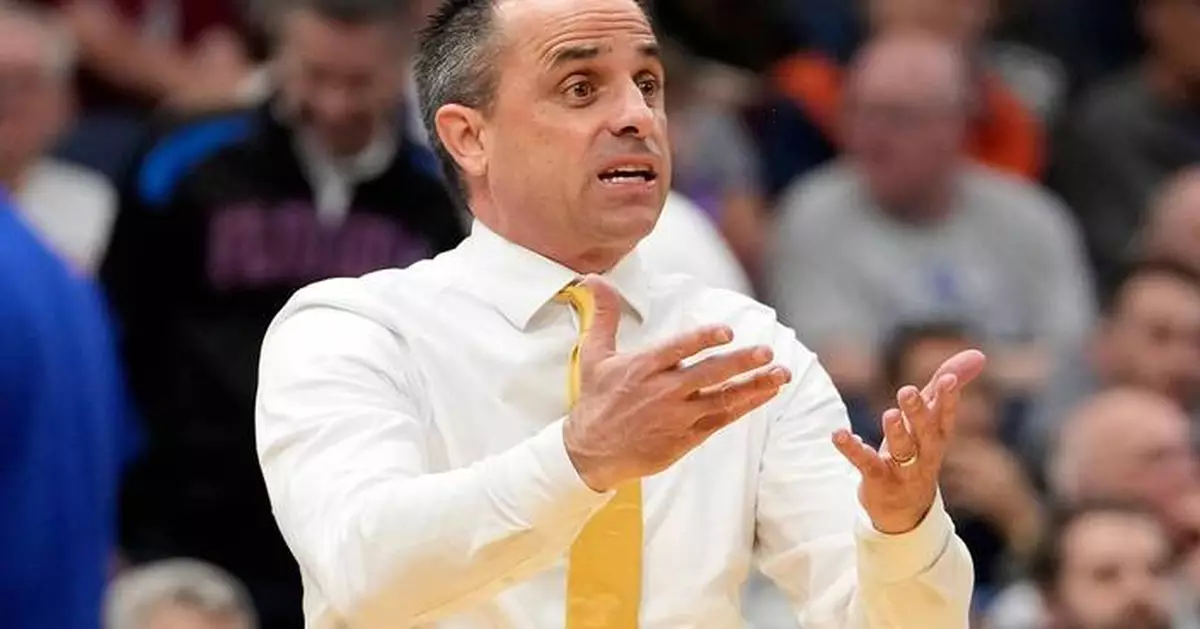 Iowa enters McCollum's 2nd season tasked with carrying over momentum from surprise Elite Eight run