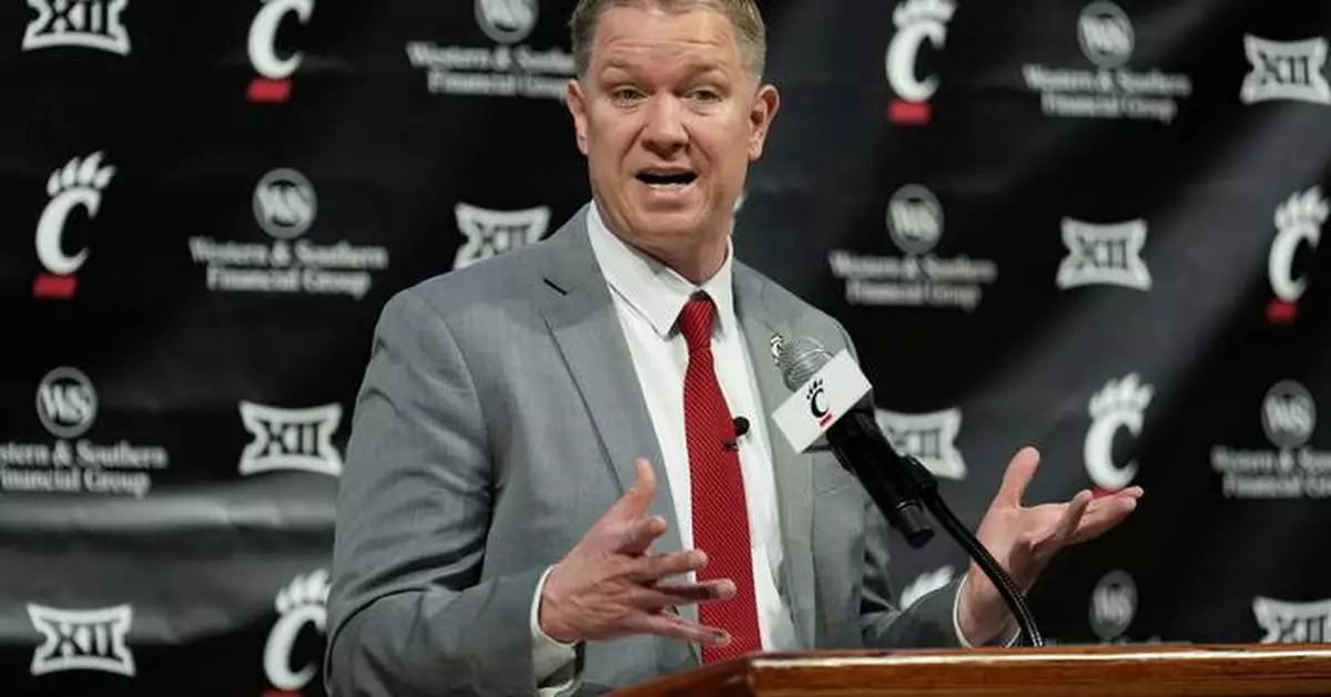 Cincinnati turns to alum Jerrod Calhoun with a rebuilt roster in the rugged Big 12