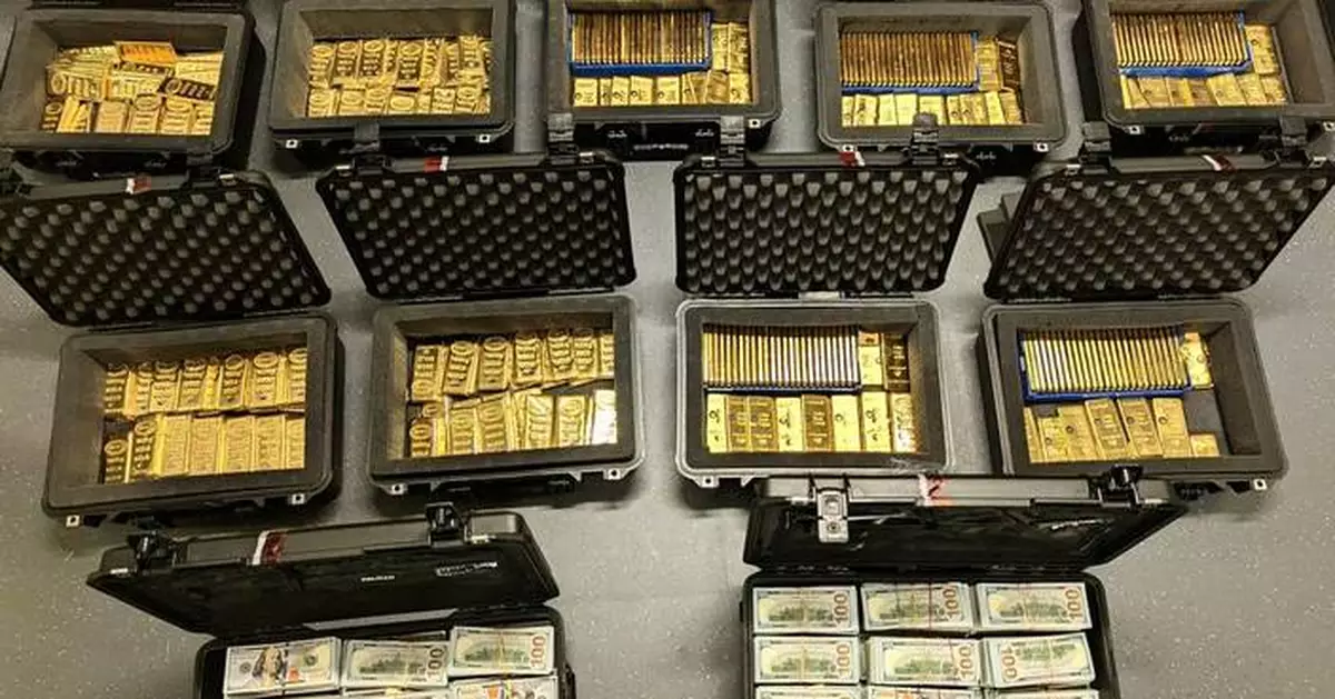 Former CIA official accused of stealing $40M in gold bars pleads guilty