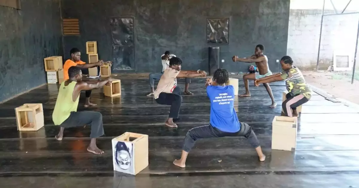 In Burkina Faso, deaf dancers have a unique way to follow the rhythm and fulfill their dreams