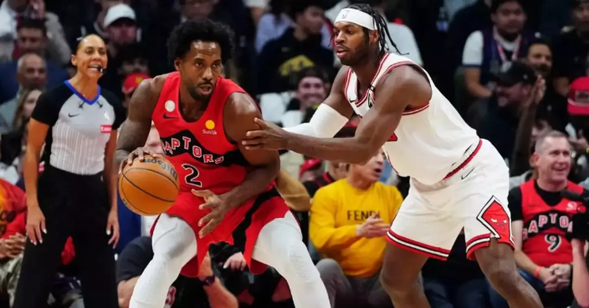Kawhi Leonard scores 23 points in Toronto return as Raptors rout Bulls 135-92