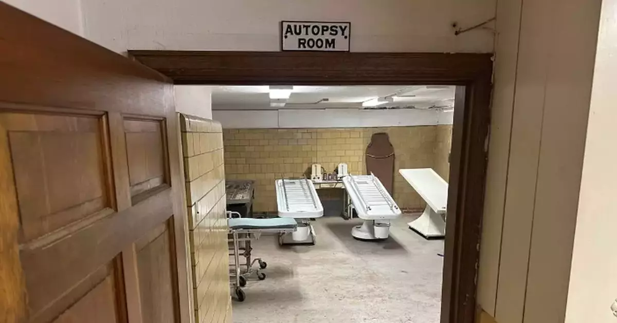 Tours offer Halloween enthusiasts visits to former psychiatric hospital and funeral home