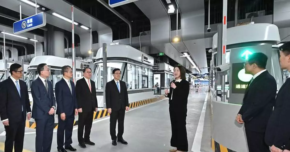 CE Attends Opening Ceremony of Huanggang Port
