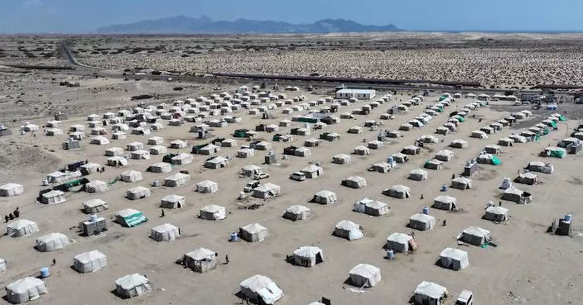 Houthis say 2 dead at gas station as fighting around Taiz intensifies, and other Mideast news
