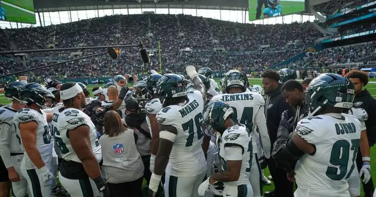 Two ejections on opening kickoff of Eagles-Jaguars game in London