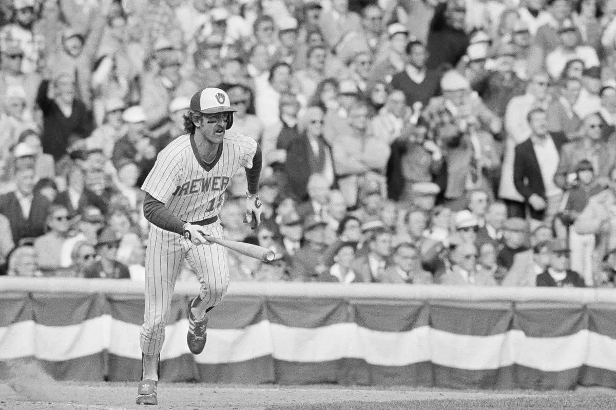 FILE - Milwaukee Brewers batter Robin Yount runs for first base as he watches his single drop in the seventh inning of Game 4 of the World Series in Milwaukee, Oct. 16, 1982. (AP Photo, File)