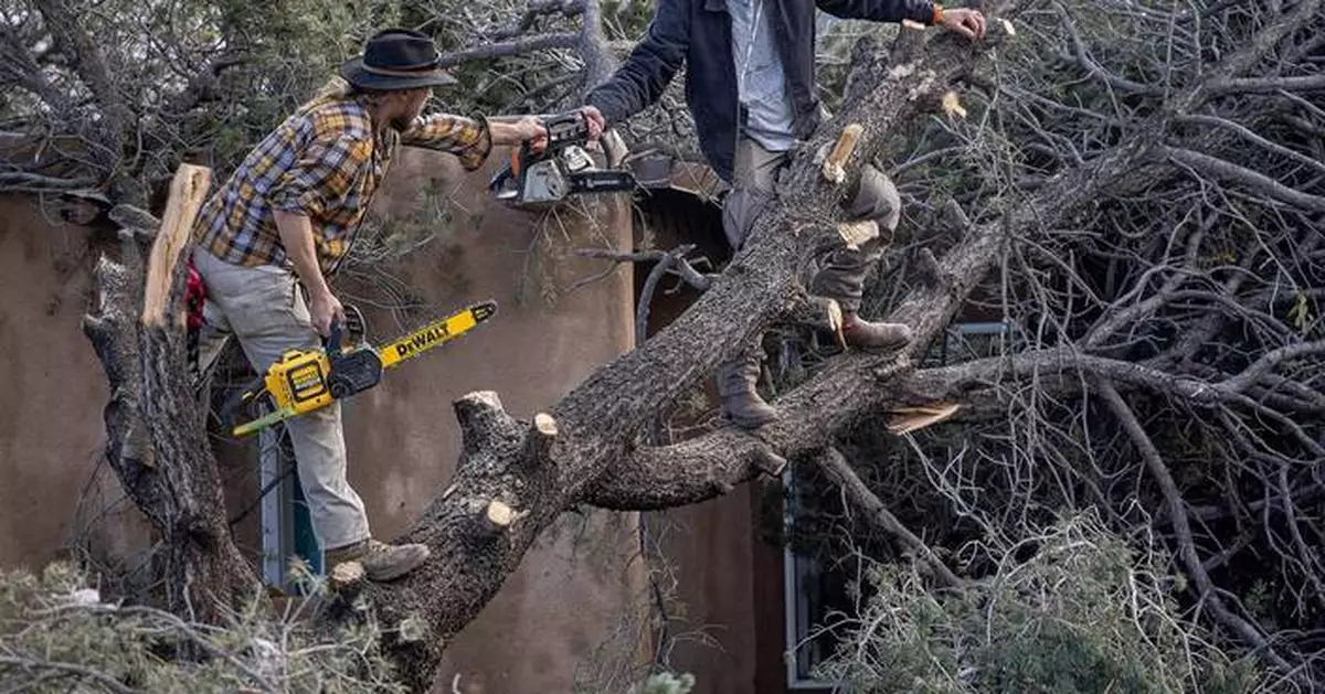 Flood warning lingers in Four Corners as soaked towns face sewage-tainted waters. 1 death reported