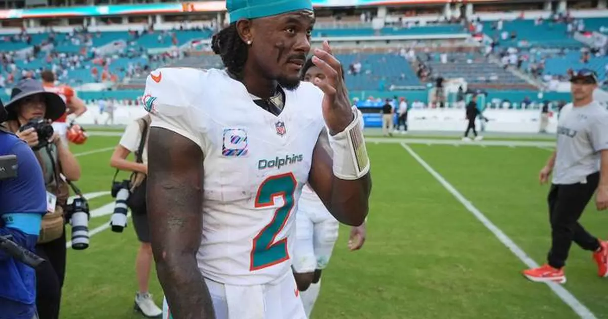 Dolphins not considering a QB change after Malik Willis struggles vs Bengals