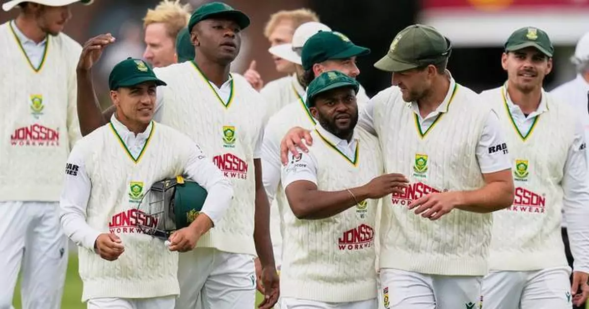 South Africa storms back to crush Australia by an innings and level the test series 1-1