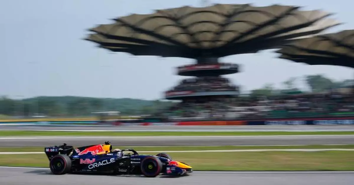 Start delayed again as cars struggle in wet conditions ahead of F1's Bahrain GP in Malaysia