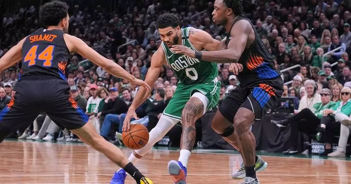 Jayson Tatum scores 36, sizzles down the stretch as Celtics fend off Knicks 107-103