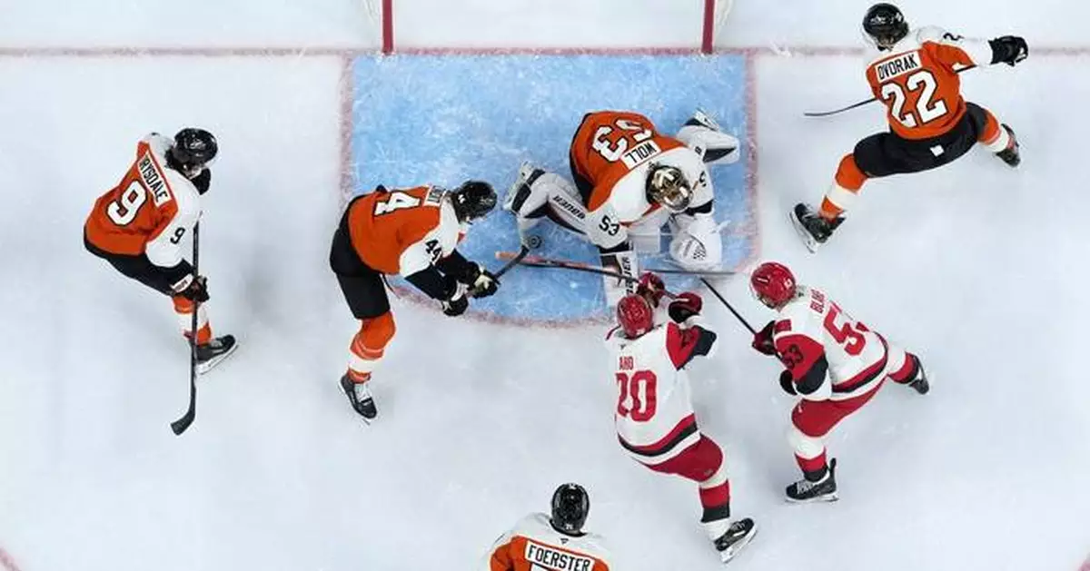 Hurricanes send Flyers to franchise-record 7th straight loss to open season