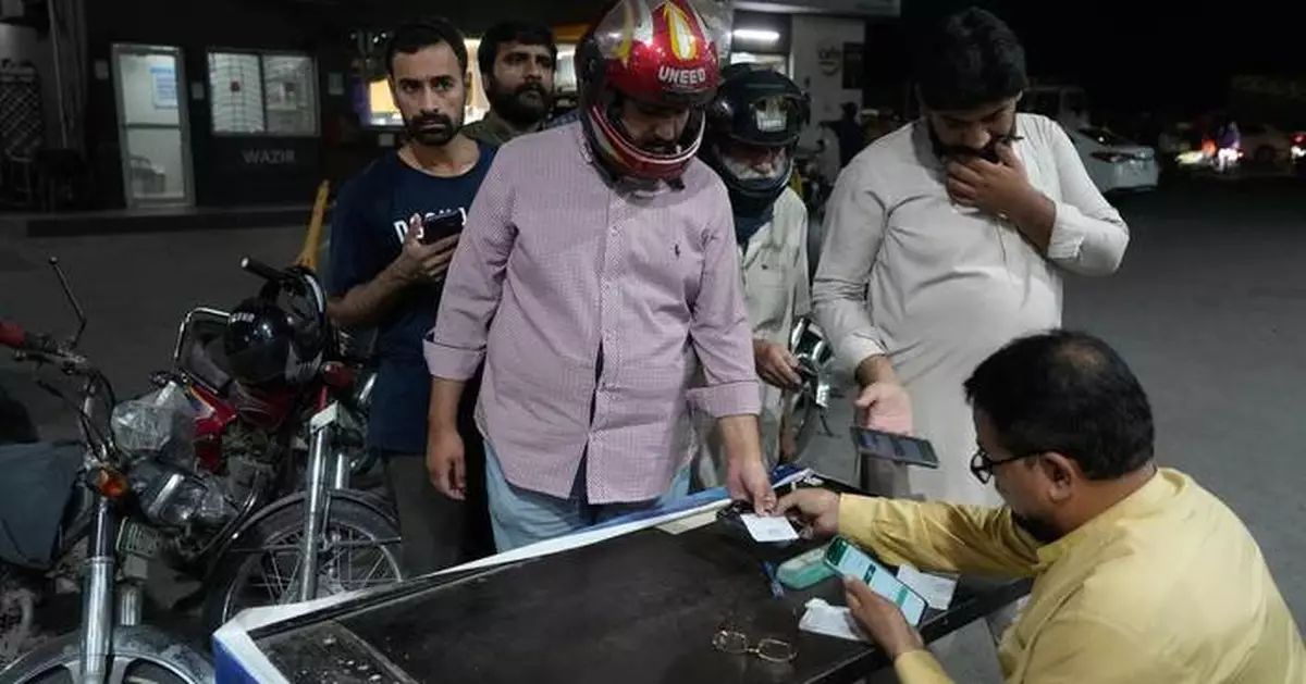 Pakistan's subsidies benefit 10M low-income people as war drives up fuel prices