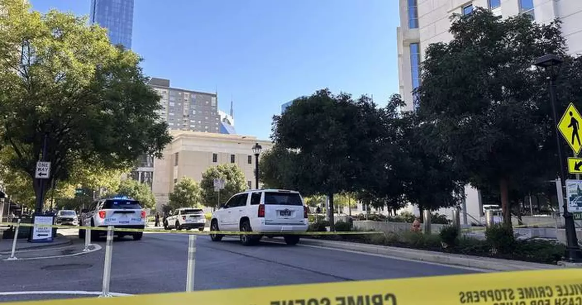 Man with a gun and knife is fatally shot by security at Nashville federal courthouse, police say